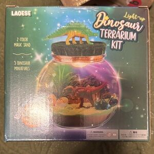 Light-Up Dinosaur Terrarium Kit - Green & Yellow